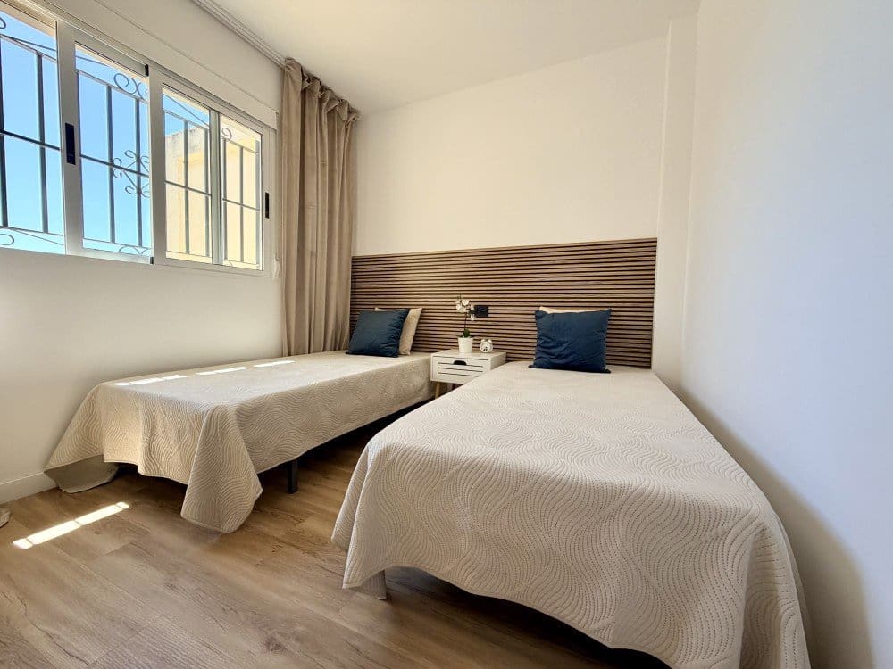 Casa de 3 habitaciones en Orihuela en venta con piscina garaje - 277.900 € (Ref: 9947510)