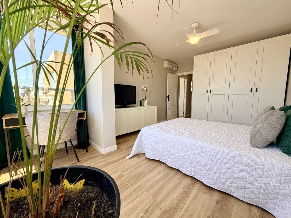 Casa de 3 habitaciones en Orihuela en venta con piscina garaje - 277.900 € (Ref: 9947510)