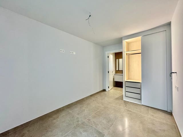 2 makuuhuone Huoneisto myytävänä paikassa Playa de los Locos, Torrevieja mukana uima-altaan - 250 000 € (Ref: 9947517)