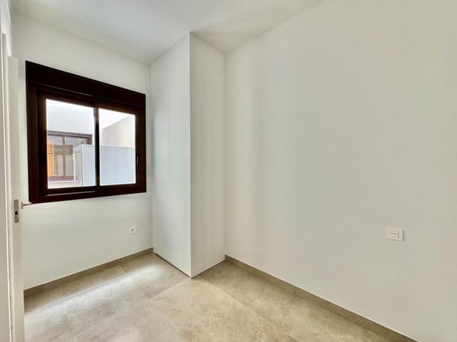 2 makuuhuone Huoneisto myytävänä paikassa Playa de los Locos, Torrevieja mukana uima-altaan - 250 000 € (Ref: 9947517)