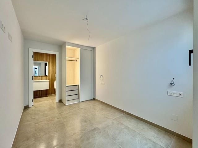 2 makuuhuone Huoneisto myytävänä paikassa Playa de los Locos, Torrevieja mukana uima-altaan - 250 000 € (Ref: 9947517)