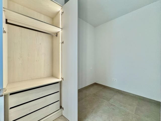 2 makuuhuone Huoneisto myytävänä paikassa Playa de los Locos, Torrevieja mukana uima-altaan - 250 000 € (Ref: 9947517)