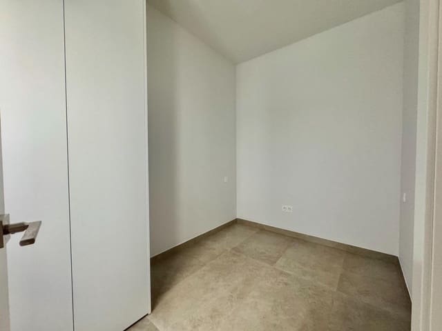 2 makuuhuone Huoneisto myytävänä paikassa Playa de los Locos, Torrevieja mukana uima-altaan - 250 000 € (Ref: 9947517)