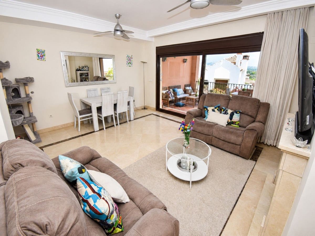 3 soverom Kjedet enebolig til salgs i La Duquesa / Puerto de la Duquesa med svømmebasseng garasje - € 469 000 (Ref: 9947520)