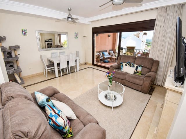 Pareado de 3 habitaciones en La Duquesa / Puerto de la Duquesa, Manilva en venta con piscina garaje - 495.000 € (Ref: 9947520)