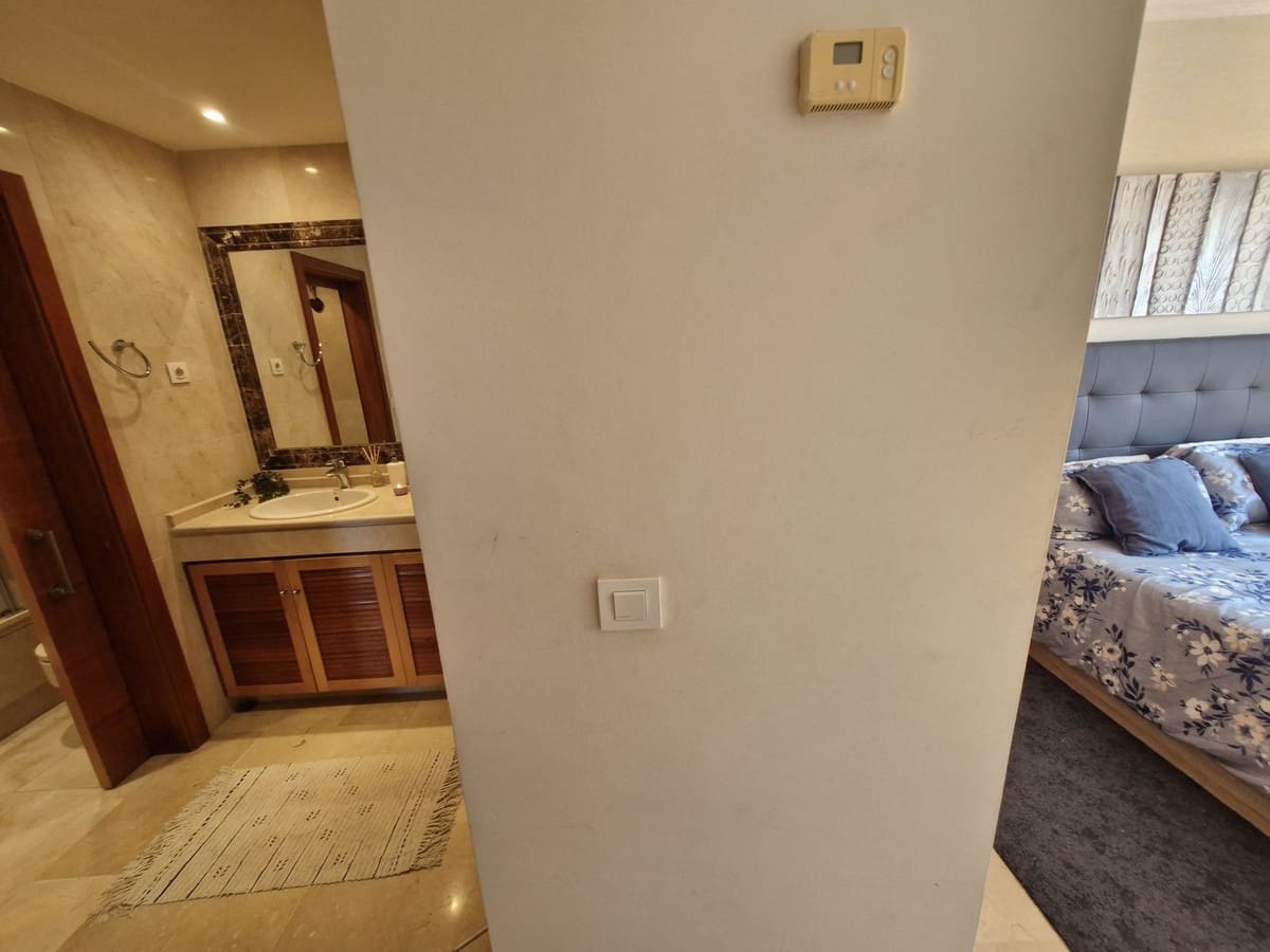 3 soverom Kjedet enebolig til salgs i La Duquesa / Puerto de la Duquesa med svømmebasseng garasje - € 469 000 (Ref: 9947520)