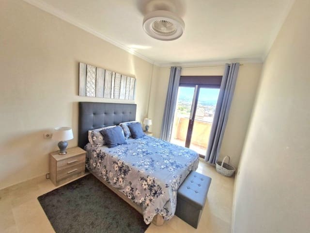 Pareado de 3 habitaciones en La Duquesa / Puerto de la Duquesa, Manilva en venta con piscina garaje - 495.000 € (Ref: 9947520)