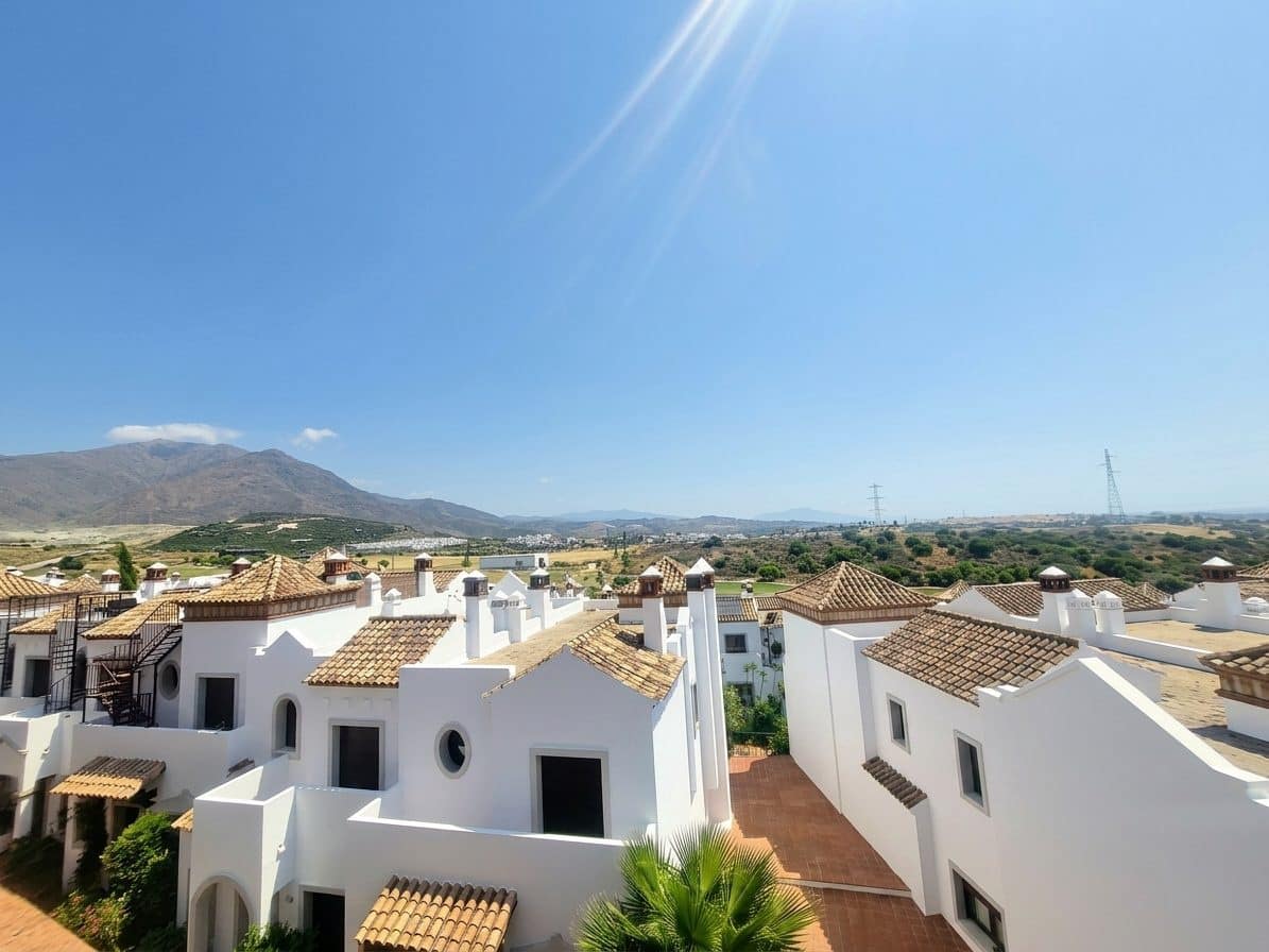 3 bedroom Villa for sale in La Duquesa / Puerto de la Duquesa with pool garage - € 469,000 (Ref: 9947520)