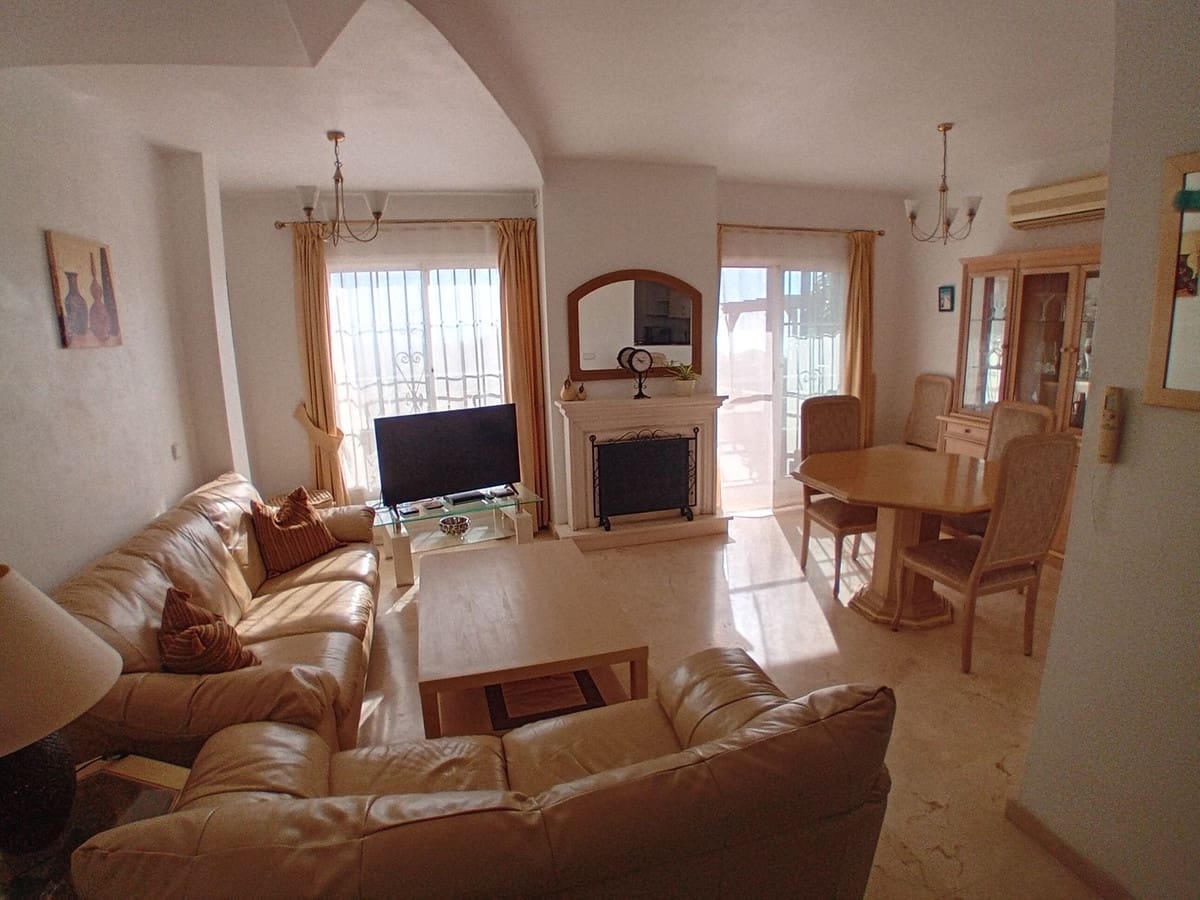 3 soverom Hus til salgs i Manilva med svømmebasseng garasje - € 335 000 (Ref: 9949418)