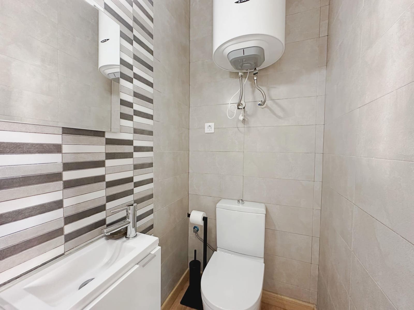 3 bedroom Semi-detached Villa for sale in Orihuela with pool - € 283,000 (Ref: 9953000)