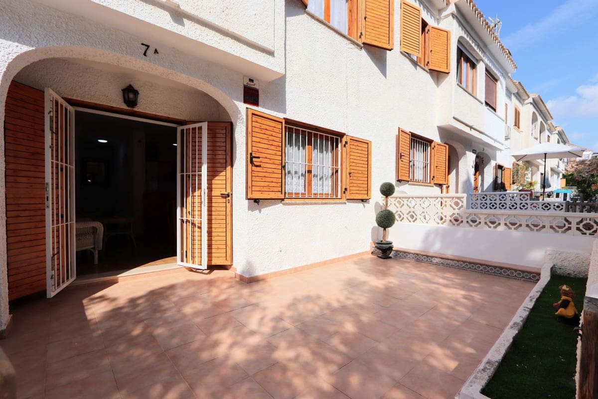 2 Zimmer Reihenhaus zu verkaufen in Playa Flamenca mit Garage - 249.000 € (Ref: 9953952)