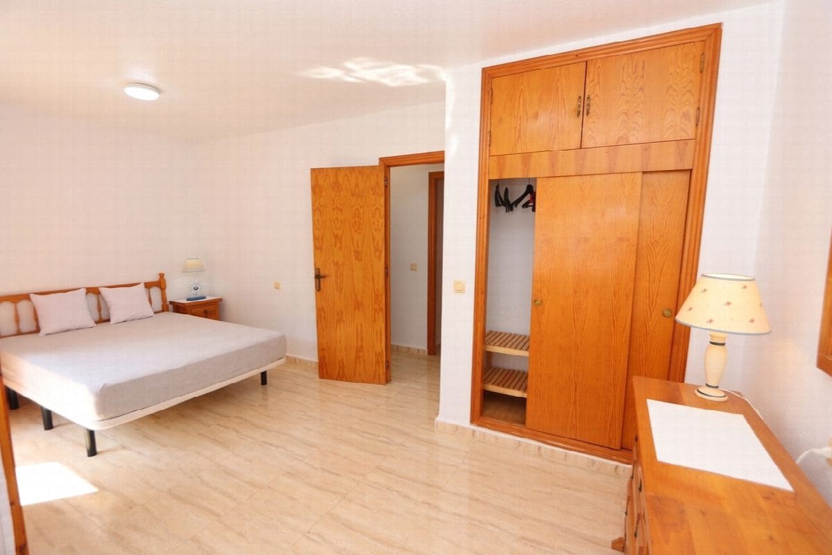 2 bedroom Villa for sale in Orihuela with garage - € 249,000 (Ref: 9953952)