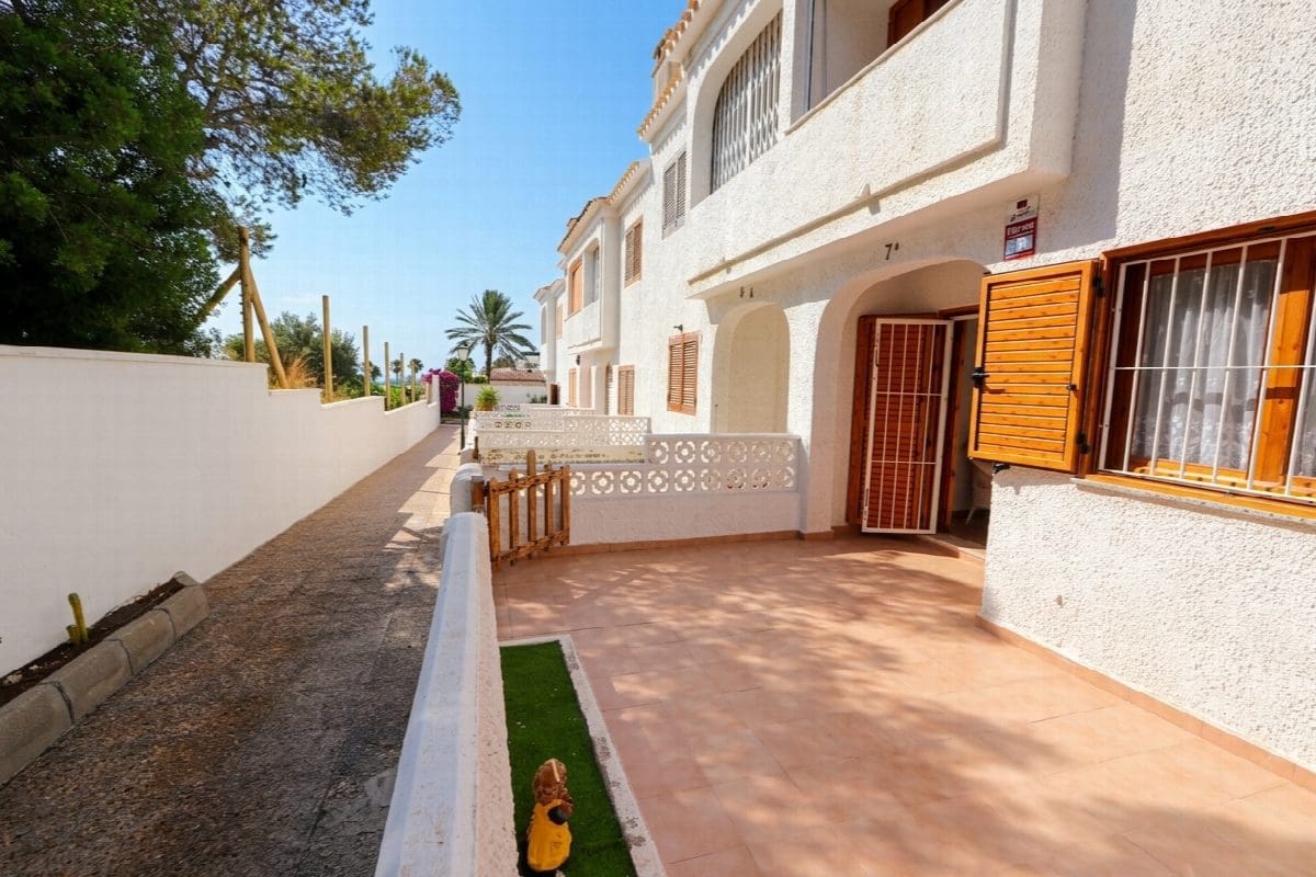 2 bedroom Villa for sale in Orihuela with garage - € 249,000 (Ref: 9953952)