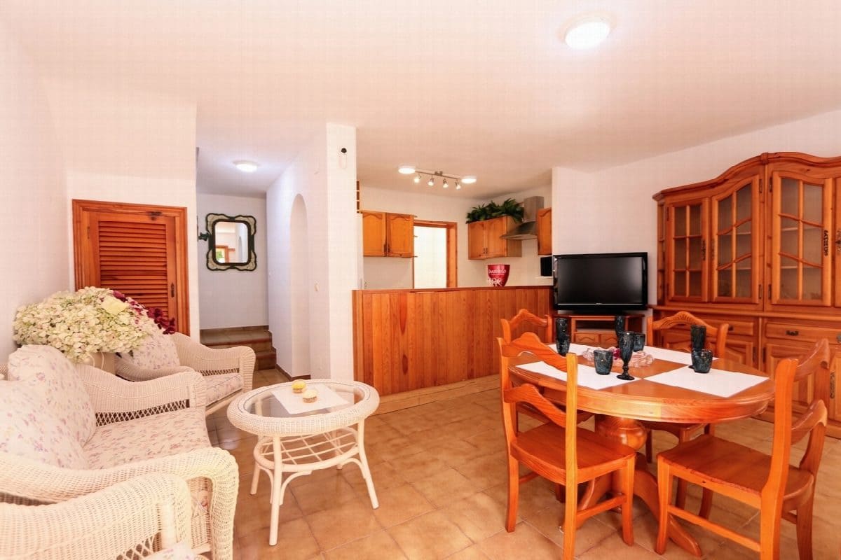 2 bedroom Villa for sale in Orihuela with garage - € 249,000 (Ref: 9953952)