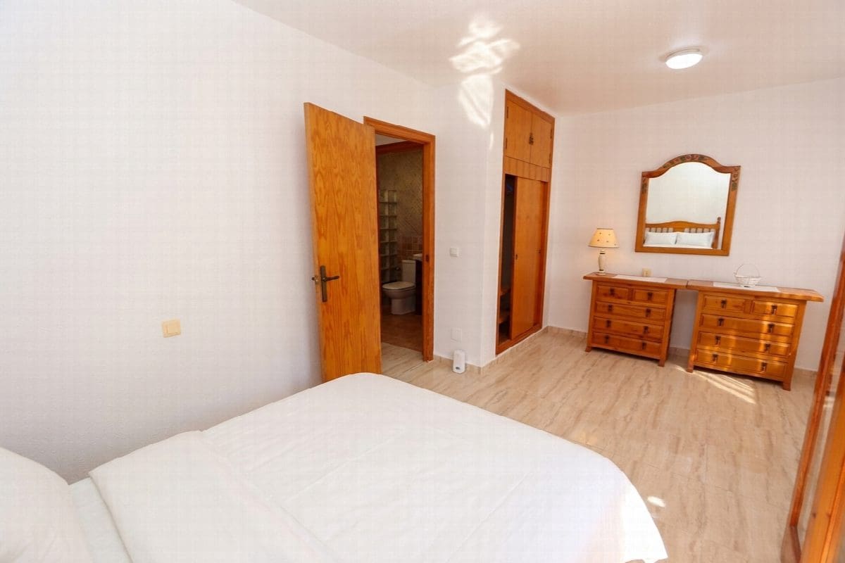 2 bedroom Villa for sale in Orihuela with garage - € 249,000 (Ref: 9953952)
