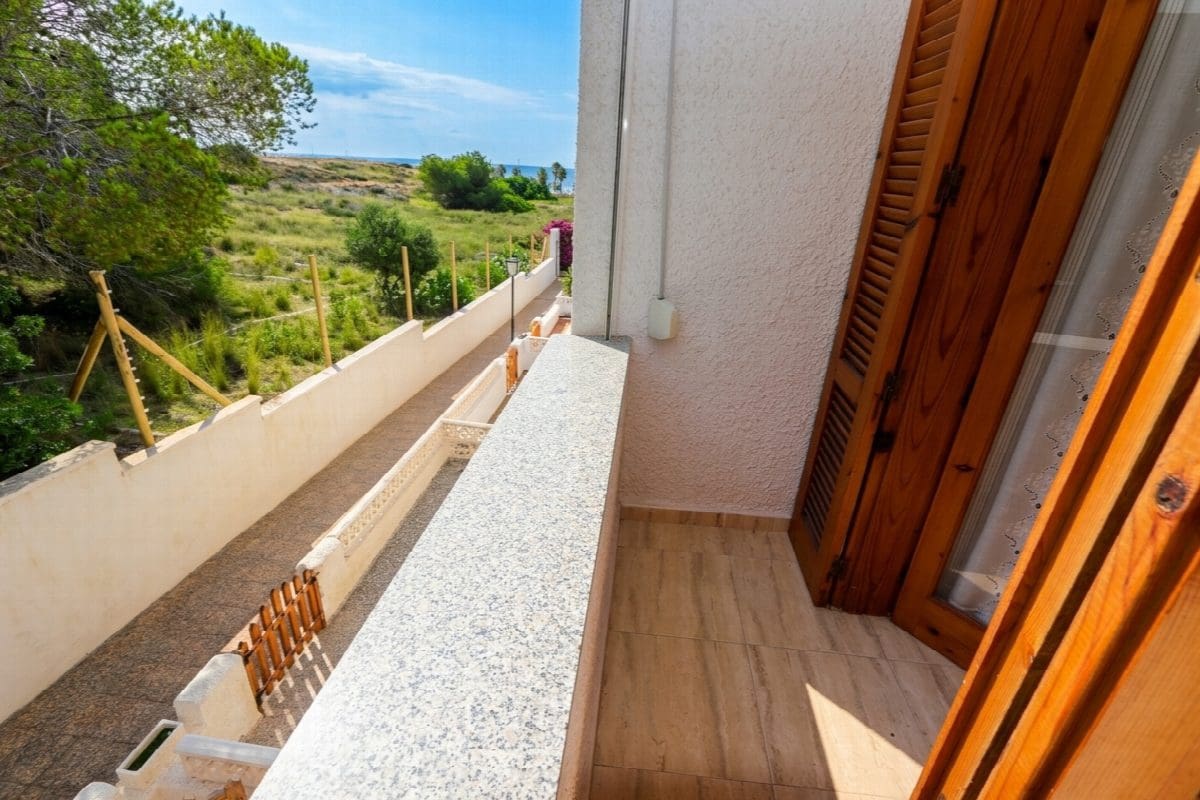 2 bedroom Villa for sale in Orihuela with garage - € 249,000 (Ref: 9953952)