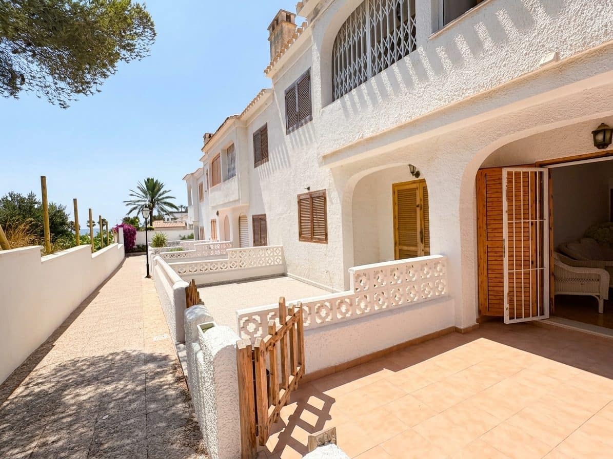 2 bedroom Villa for sale in Orihuela with garage - € 249,000 (Ref: 9953952)