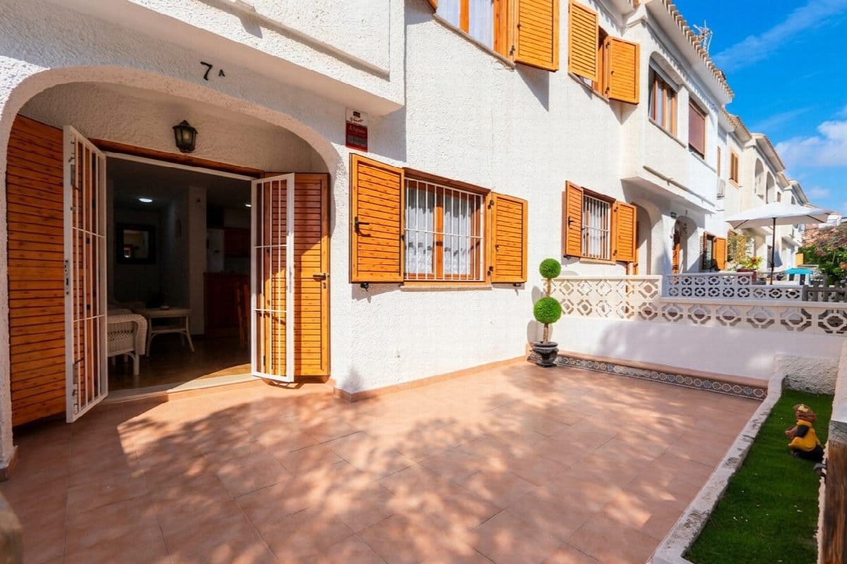 2 bedroom Villa for sale in Orihuela with garage - € 249,000 (Ref: 9953952)