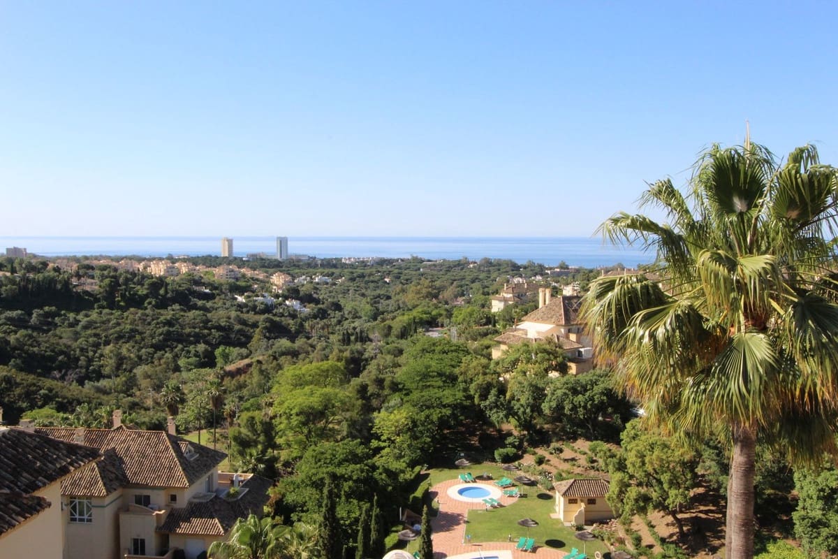 3 quarto Penthouse para venda em Elviria - 1 399 000 € (Ref: 9954879)