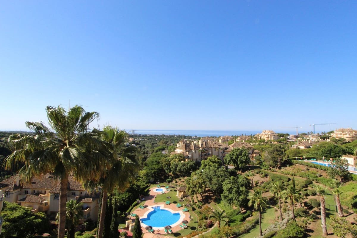 3 quarto Penthouse para venda em Elviria - 1 399 000 € (Ref: 9954879)