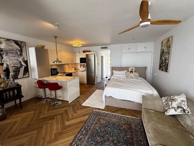 2 slaapkamer Appartement te koop in Centro, Estepona - € 649.995 (Ref: 9954880)