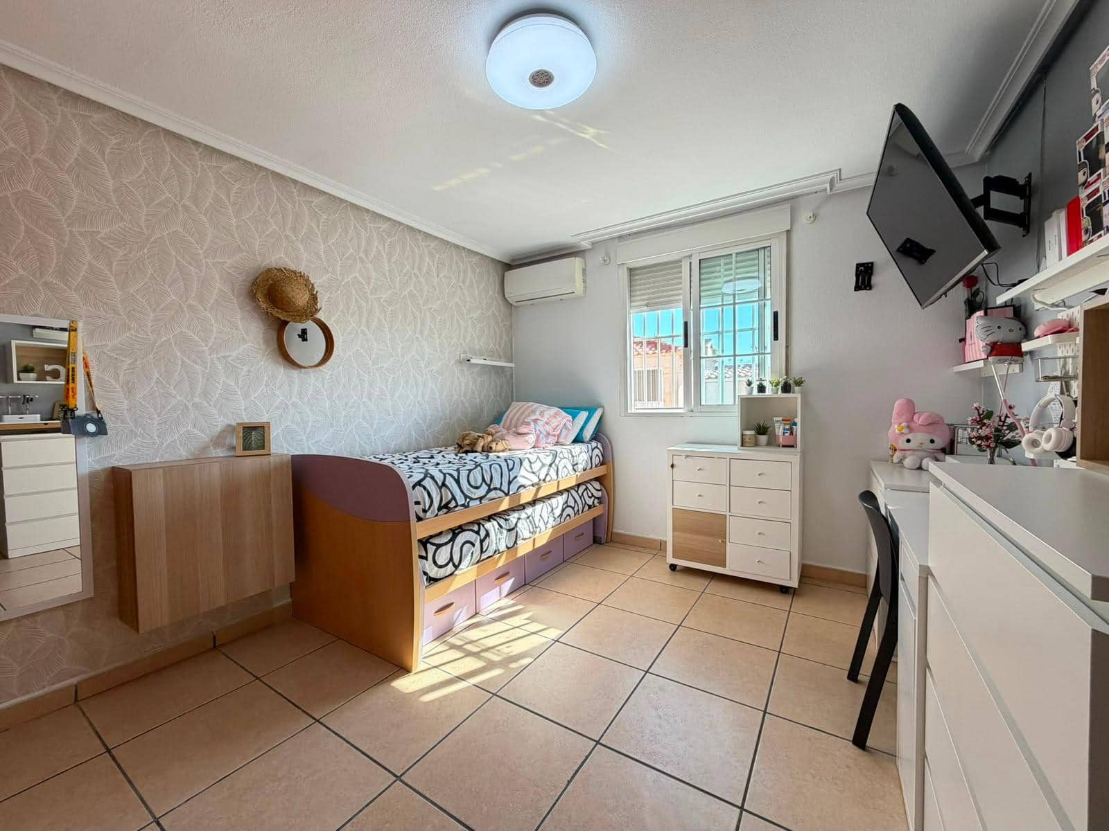 3 bedroom Semi-detached Villa for sale in Torrevieja with pool - € 239,600 (Ref: 9954889)