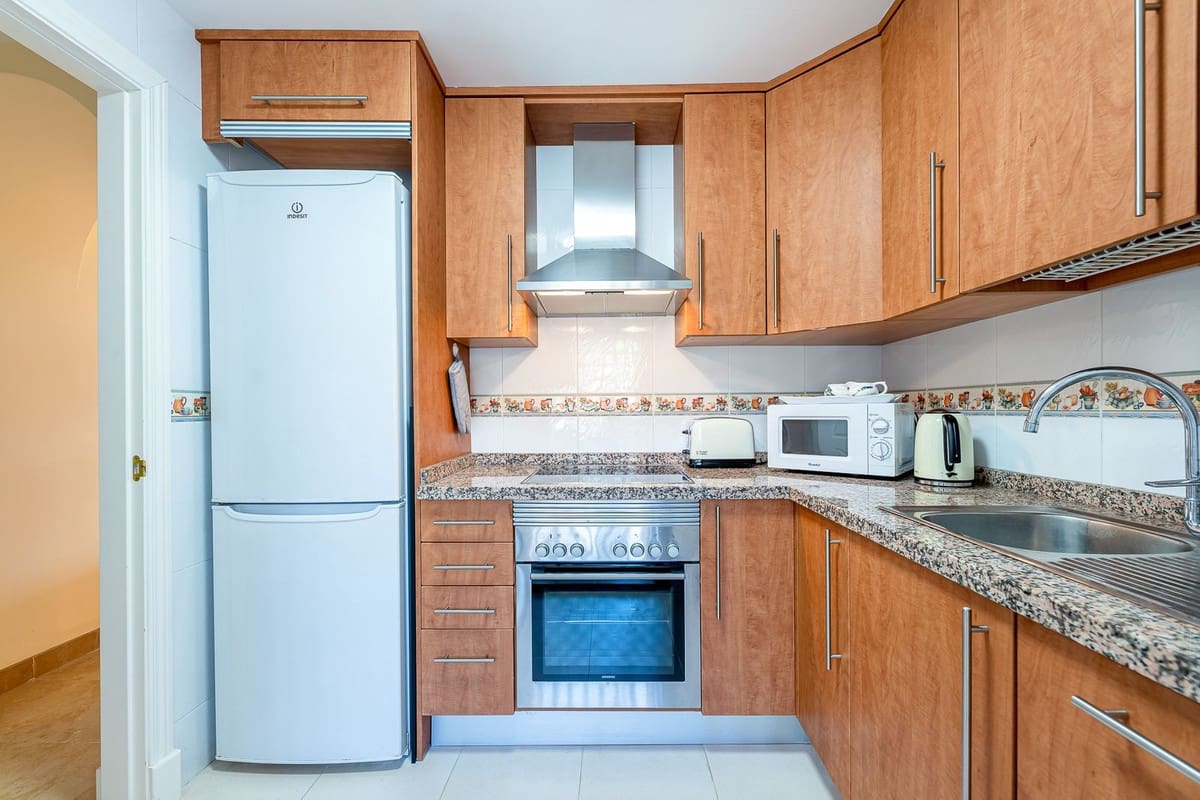 2 Zimmer Apartment zu verkaufen in Manilva mit Pool Garage - 325.000 € (Ref: 9958002)