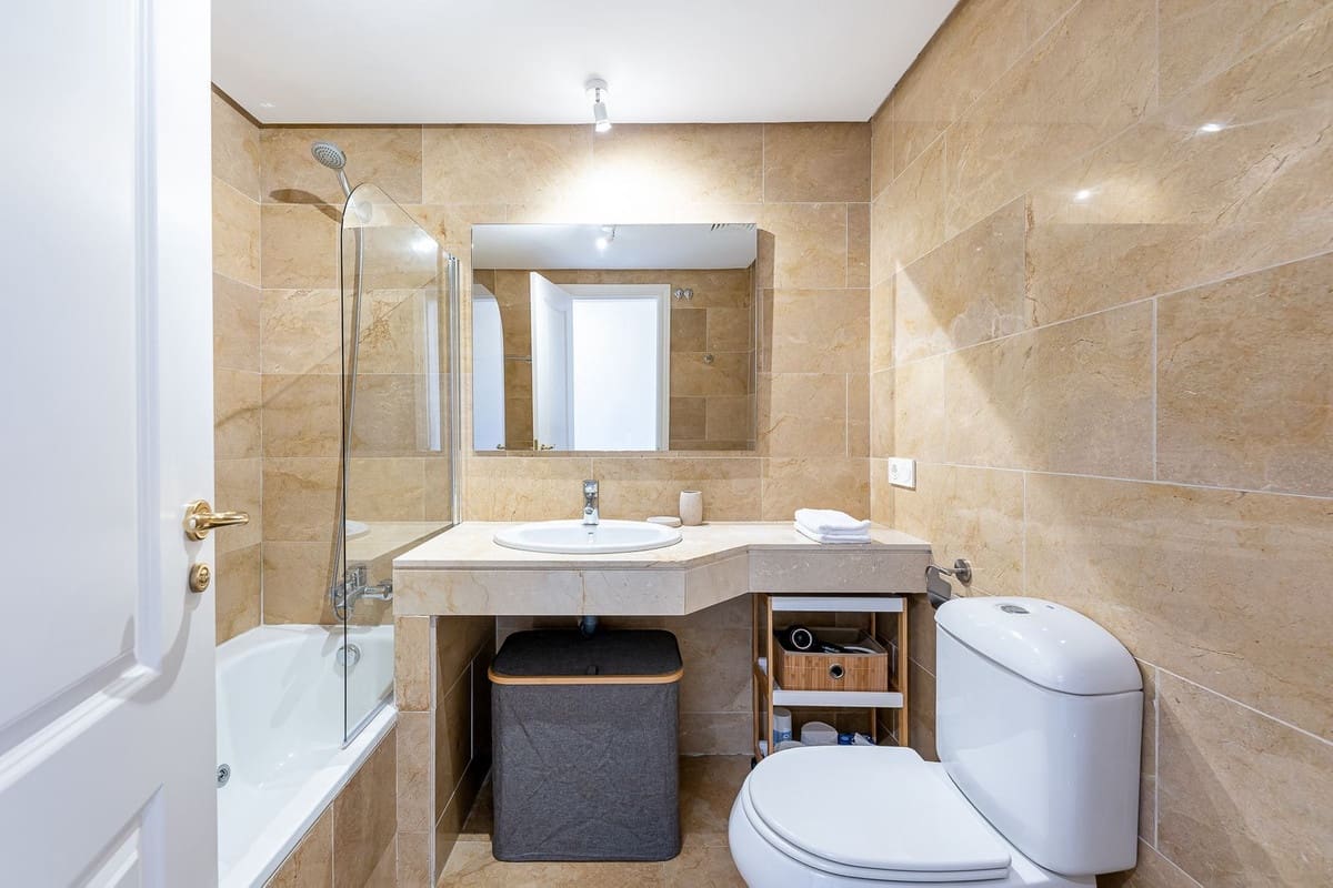 2 Zimmer Apartment zu verkaufen in Manilva mit Pool Garage - 325.000 € (Ref: 9958002)