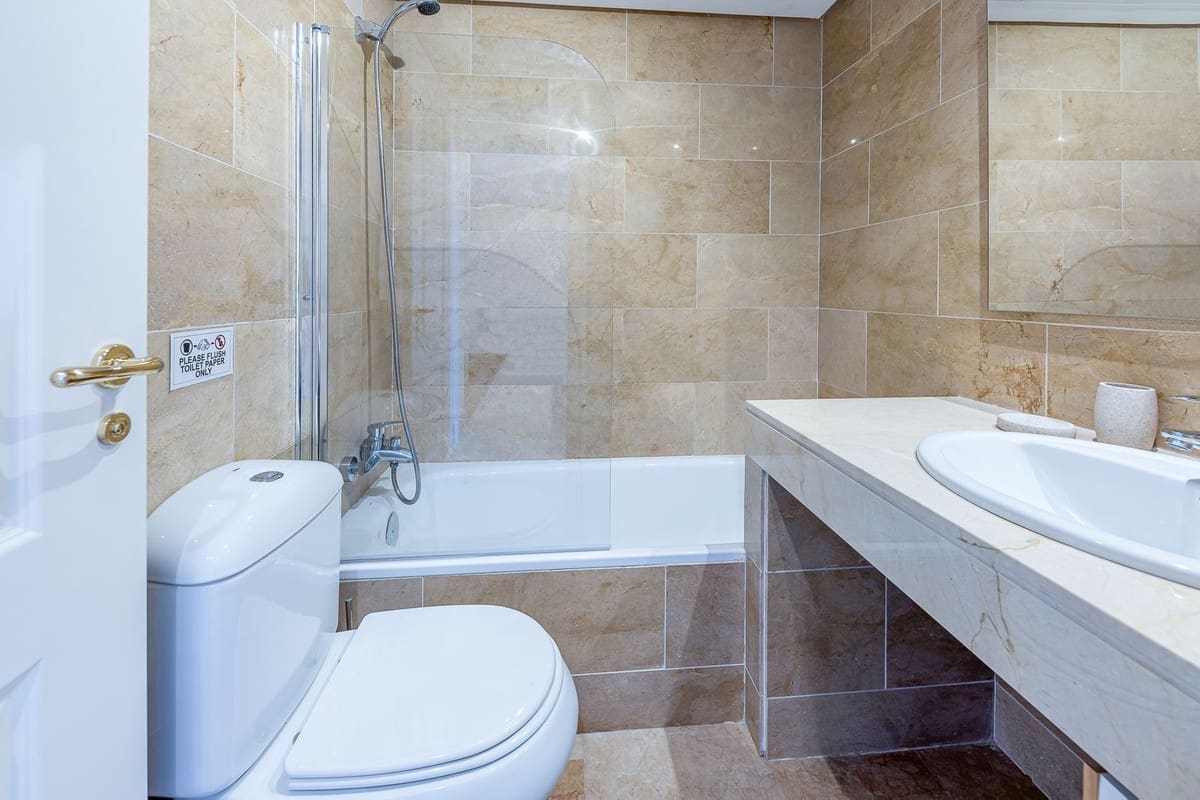 2 Zimmer Apartment zu verkaufen in Manilva mit Pool Garage - 325.000 € (Ref: 9958002)