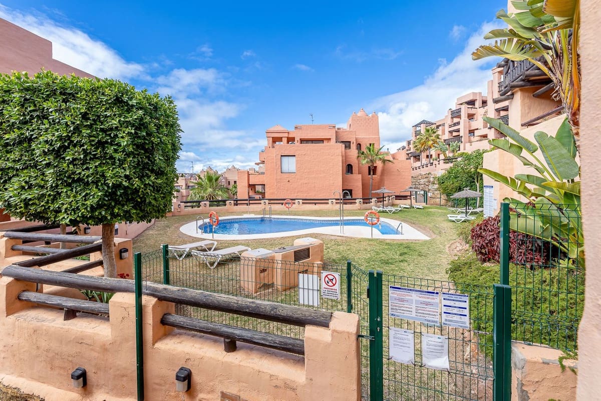 2 Zimmer Apartment zu verkaufen in Manilva mit Pool Garage - 325.000 € (Ref: 9958002)