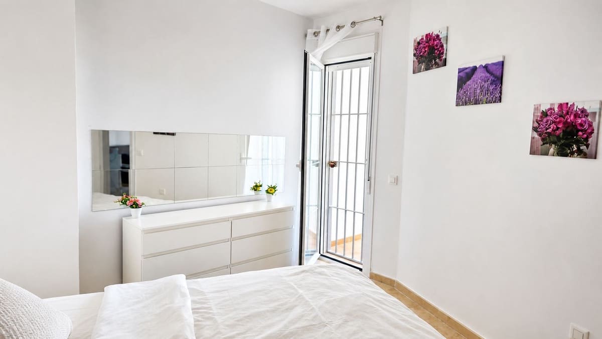 2 sovrum Lägenhet till salu i Manilva med pool - 225 000 € (Ref: 9958006)