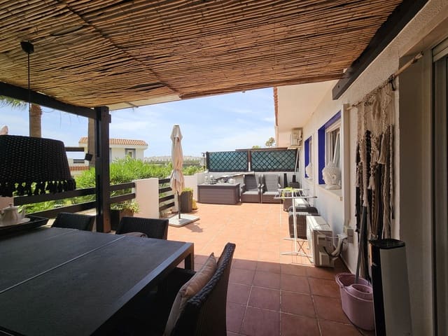 2 soveværelse Lejlighed til salg i Manilva Pueblo, Manilva med swimmingpool - € 249.000 (Ref: 9958007)