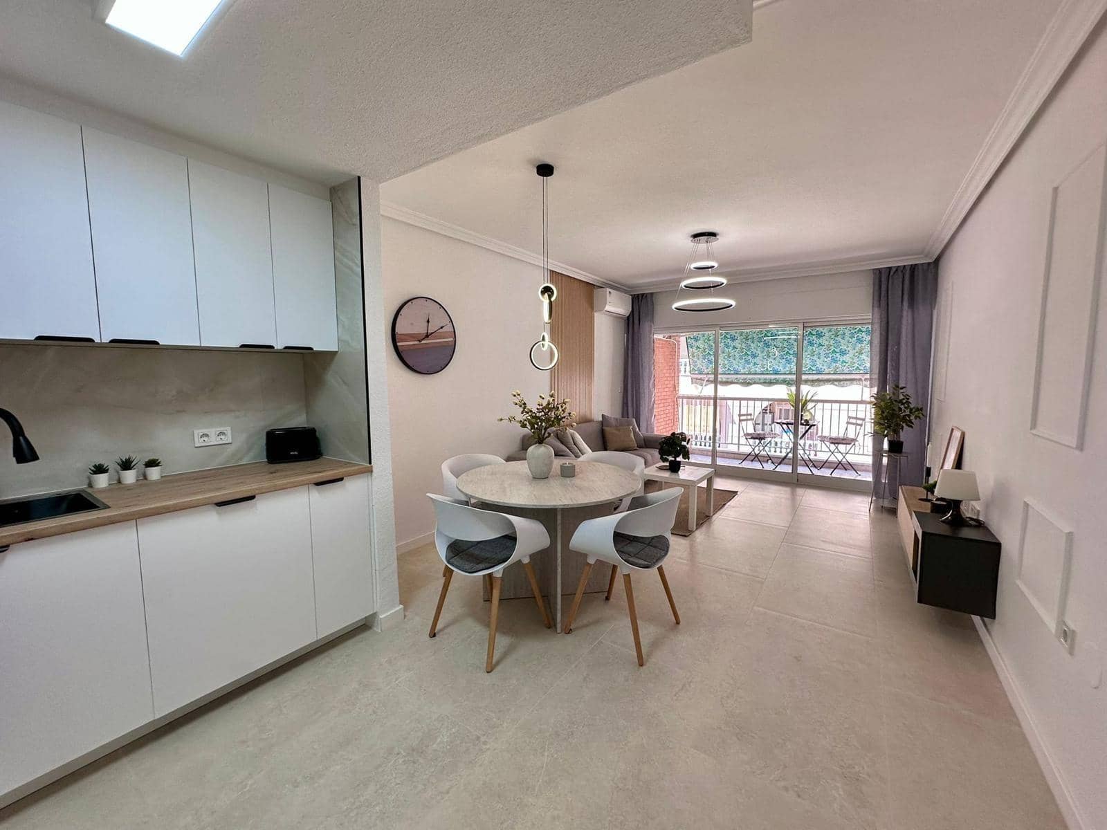 2 bedroom Apartment for sale in Torrevieja - € 189,900 (Ref: 9959435)