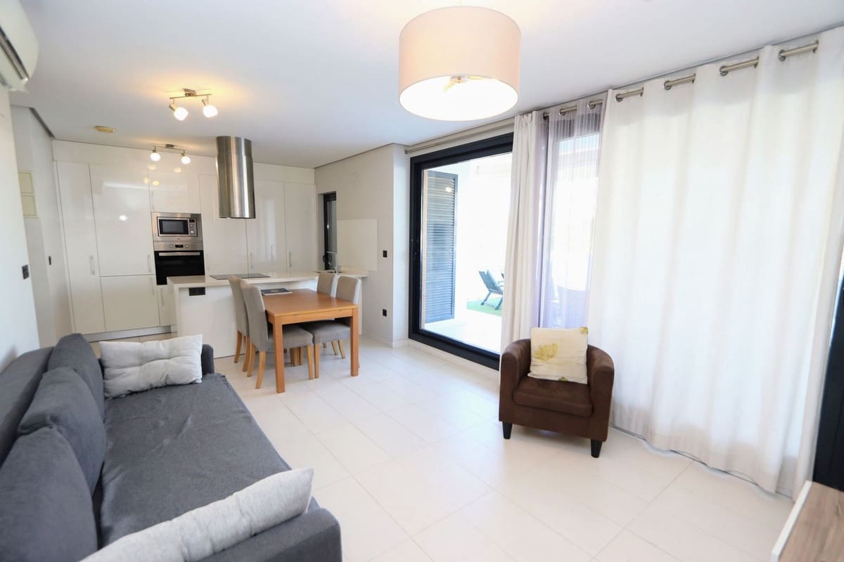 Apartamento de 2 habitaciones en Villamartin en venta con piscina garaje - 245.000 € (Ref: 9962332)