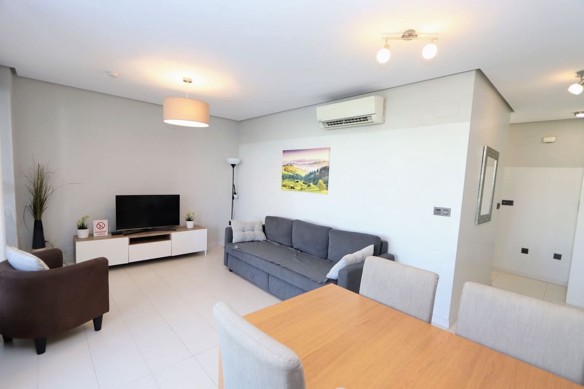 Apartamento de 2 habitaciones en Villamartin en venta con piscina garaje - 245.000 € (Ref: 9962332)