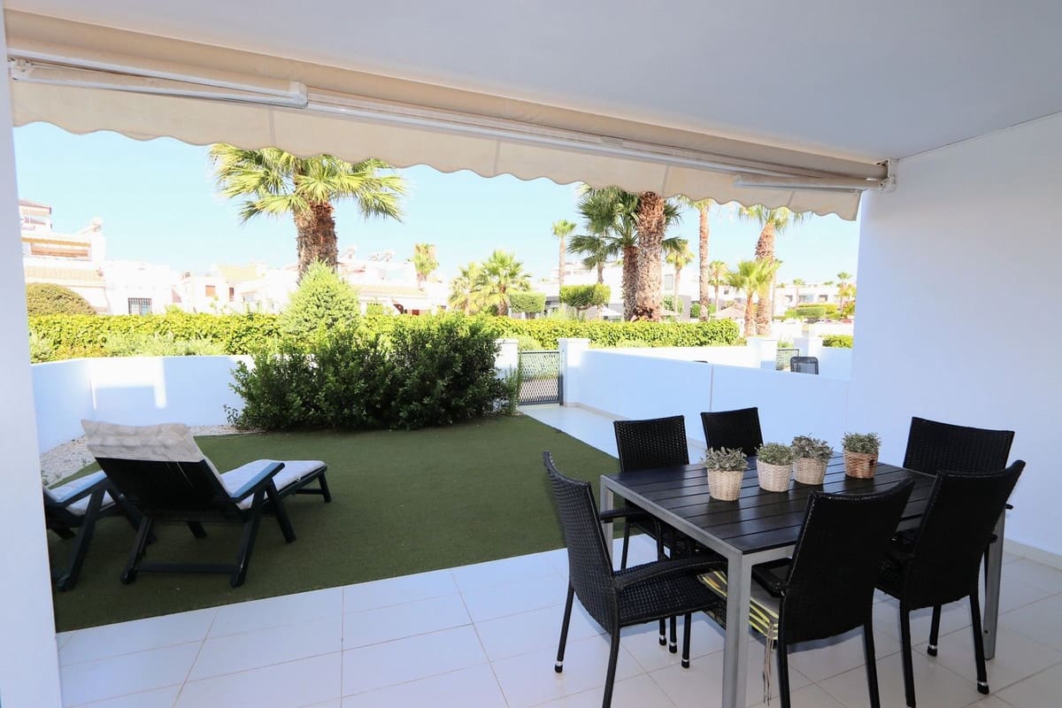 Apartamento de 2 habitaciones en Villamartin en venta con piscina garaje - 245.000 € (Ref: 9962332)