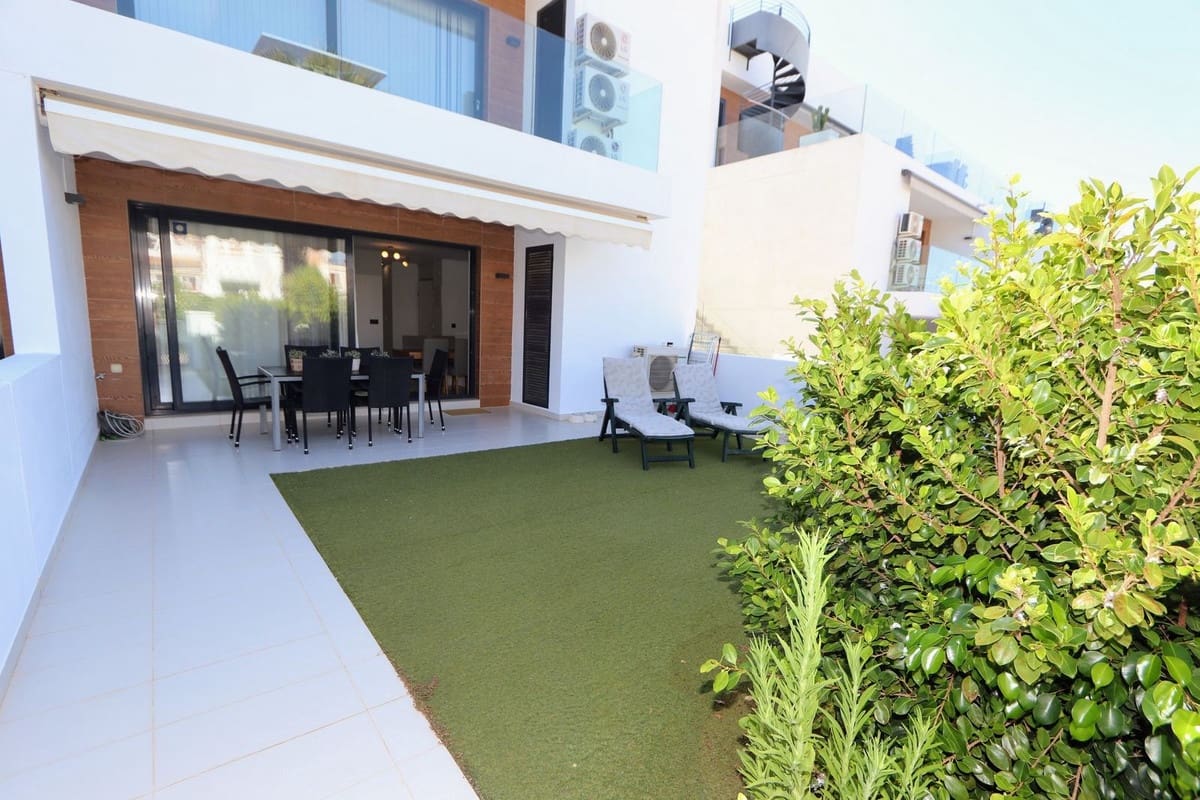 Apartamento de 2 habitaciones en Villamartin en venta con piscina garaje - 245.000 € (Ref: 9962332)