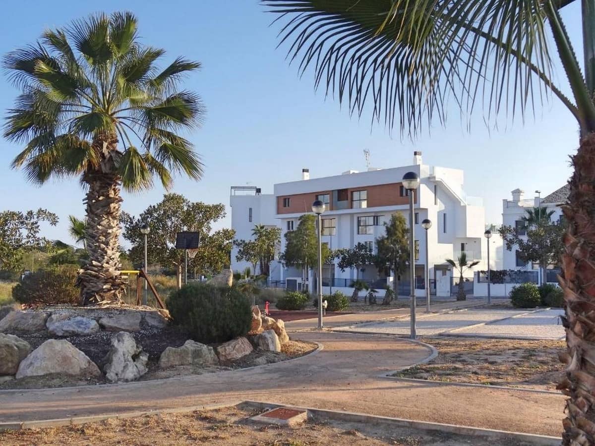 Apartamento de 2 habitaciones en Villamartin en venta con piscina garaje - 245.000 € (Ref: 9962332)