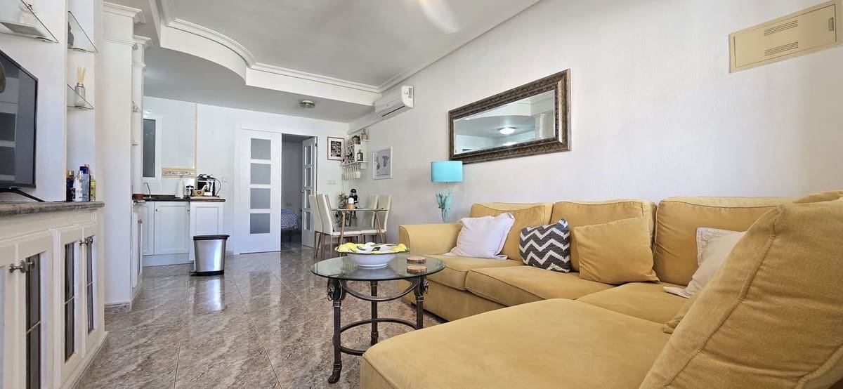 Casa de 3 habitaciones en Cabo Roig en venta con piscina - 210.000 € (Ref: 9962341)