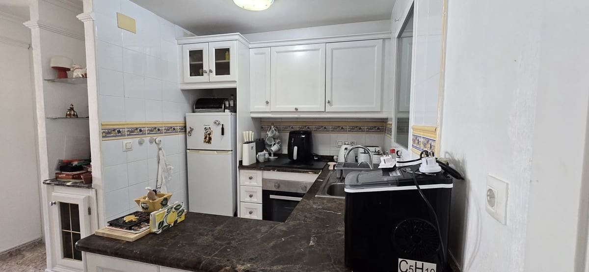 Casa de 3 habitaciones en Cabo Roig en venta con piscina - 210.000 € (Ref: 9962341)