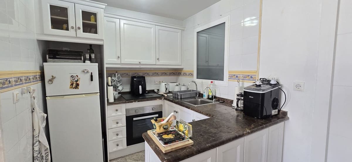 Casa de 3 habitaciones en Cabo Roig en venta con piscina - 210.000 € (Ref: 9962341)