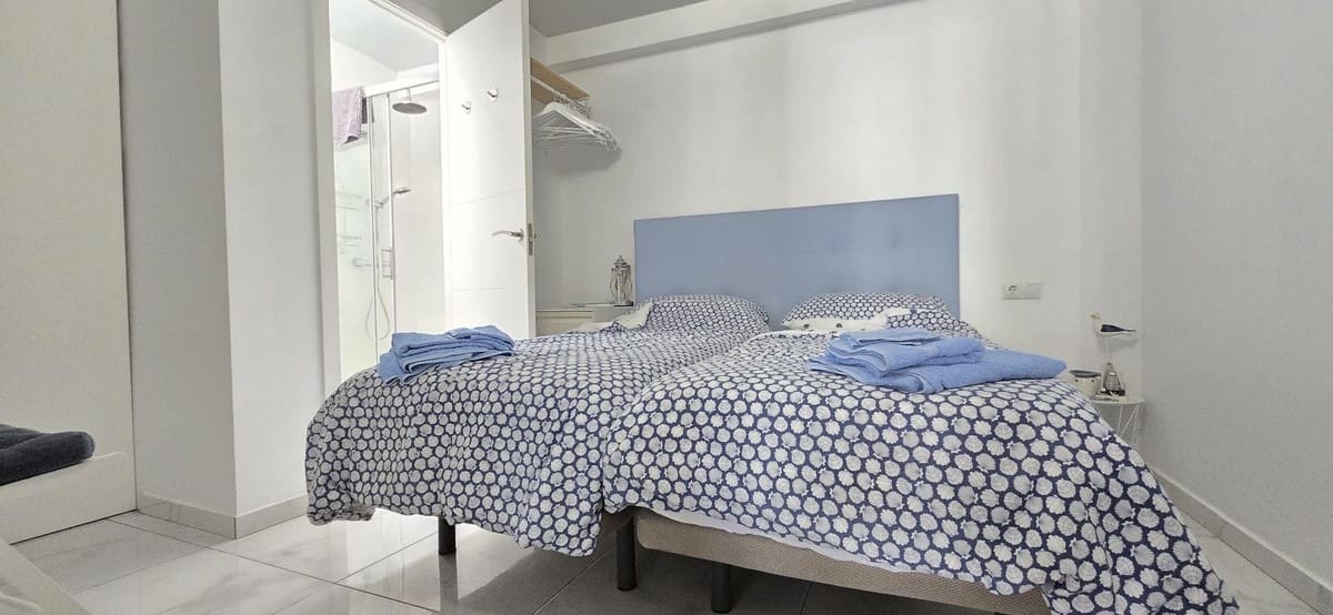 Casa de 3 habitaciones en Cabo Roig en venta con piscina - 210.000 € (Ref: 9962341)