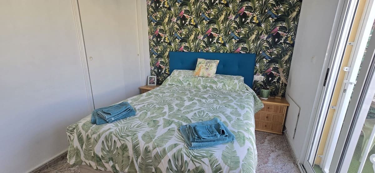 Casa de 3 habitaciones en Cabo Roig en venta con piscina - 210.000 € (Ref: 9962341)