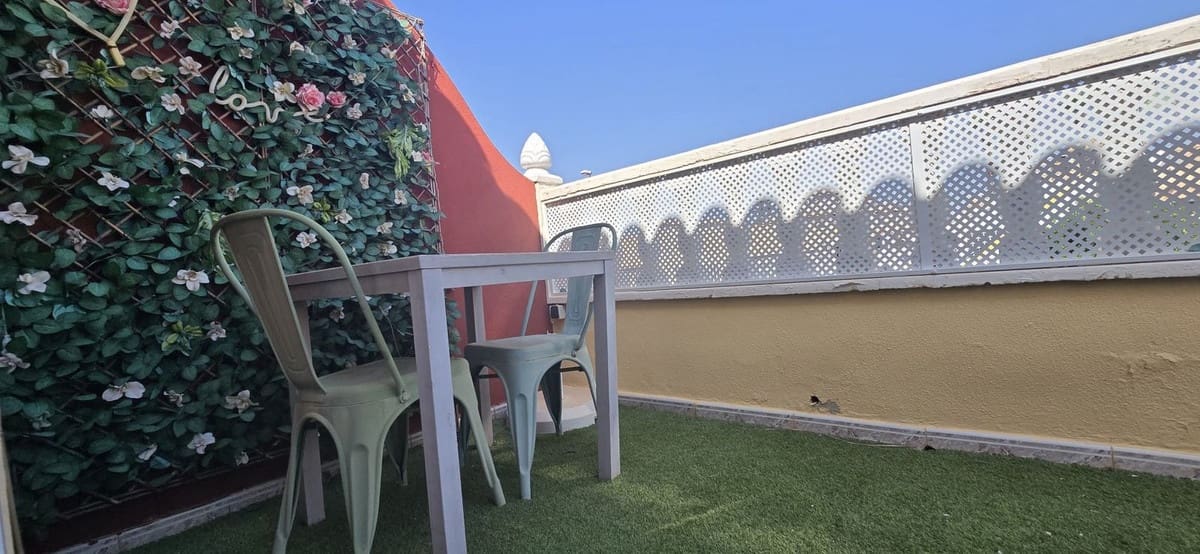Casa de 3 habitaciones en Cabo Roig en venta con piscina - 210.000 € (Ref: 9962341)