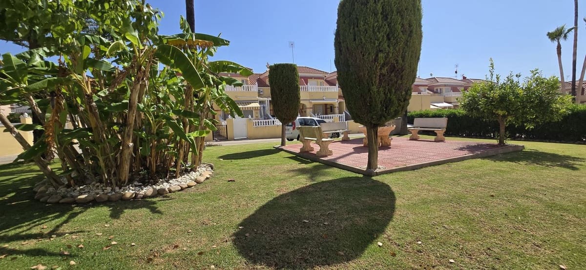 Casa de 3 habitaciones en Cabo Roig en venta con piscina - 210.000 € (Ref: 9962341)