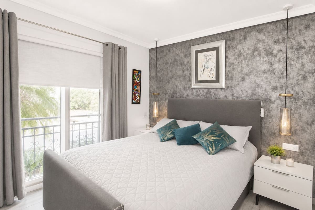 2 bedroom Apartment for sale in Calahonda - € 355,000 (Ref: 9964972)
