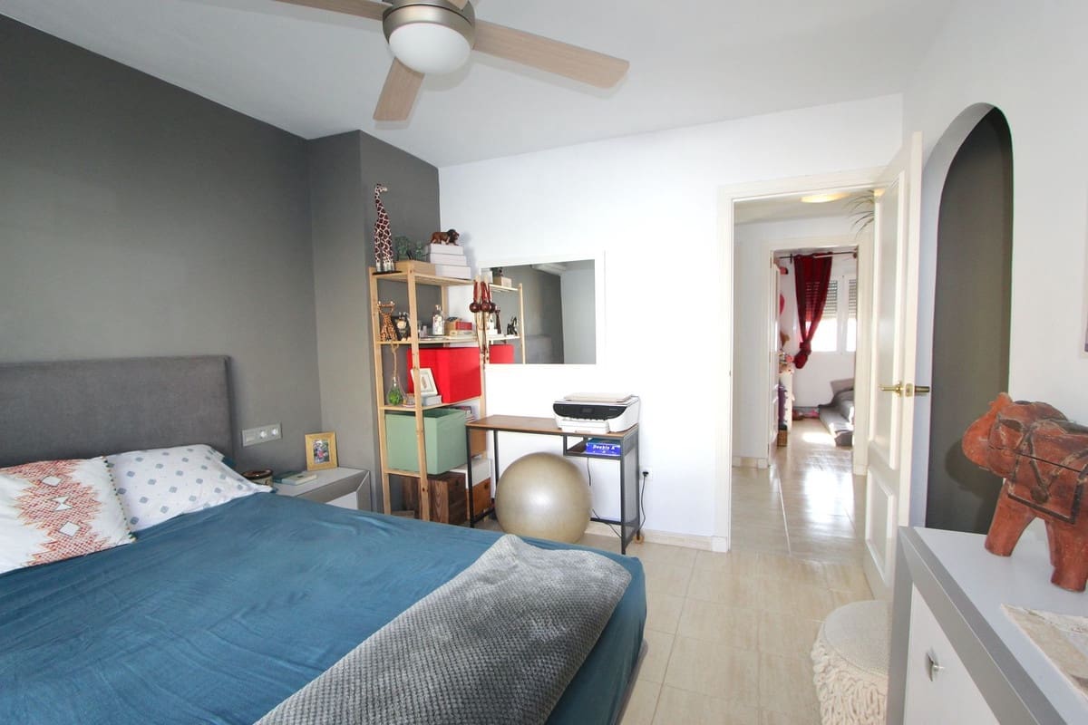 5 bedroom Townhouse for sale in Marbella with pool - € 560,000 (Ref: 9964975)