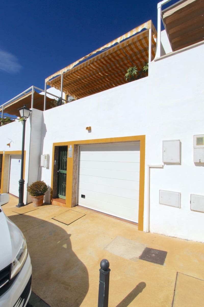 5 bedroom Townhouse for sale in Marbella with pool - € 560,000 (Ref: 9964975)