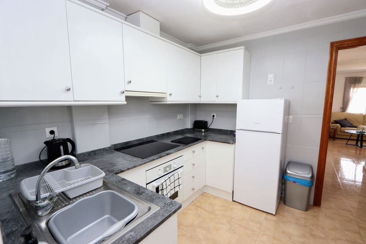 3 makuuhuone Huvila myytävänä paikassa Sucina mukana 
autotalli - 170 000 € (Ref: 9964982)