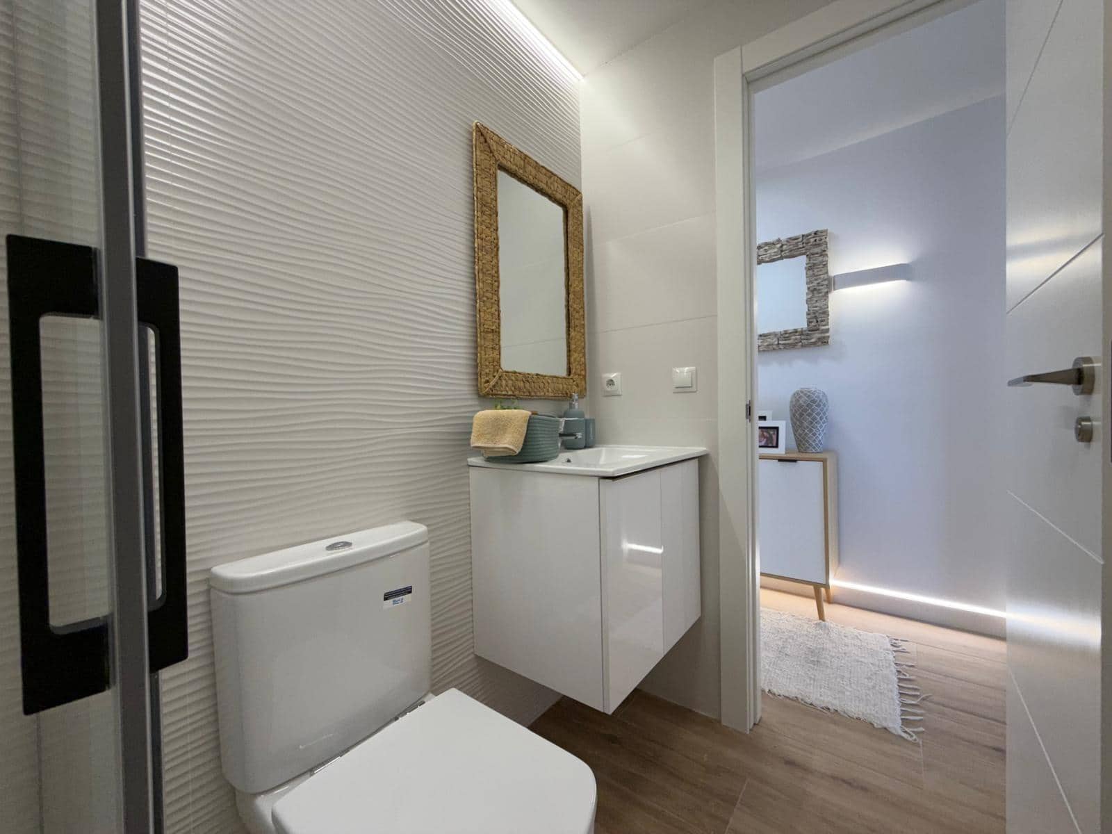 Apartamento de 3 habitaciones en Torrevieja en venta con piscina - 259.700 € (Ref: 9973024)